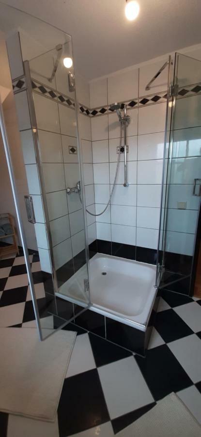 Mauritzburg Apartment เครเฟลด์ ภายนอก รูปภาพ
